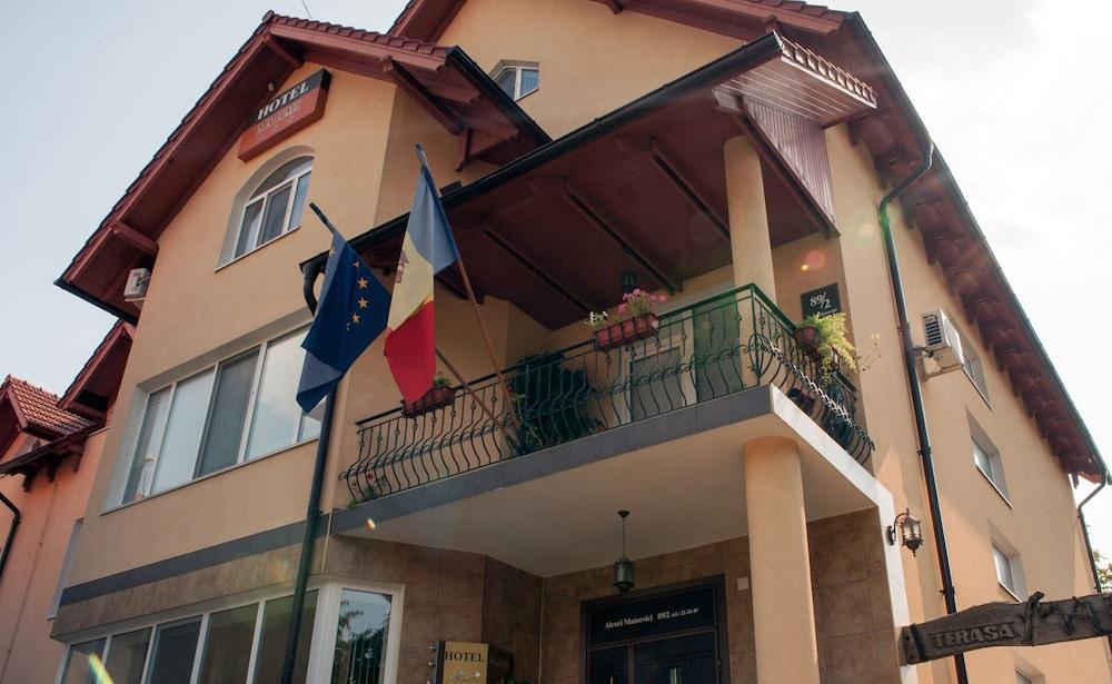 Majami Hotel Chisinau Exterior foto